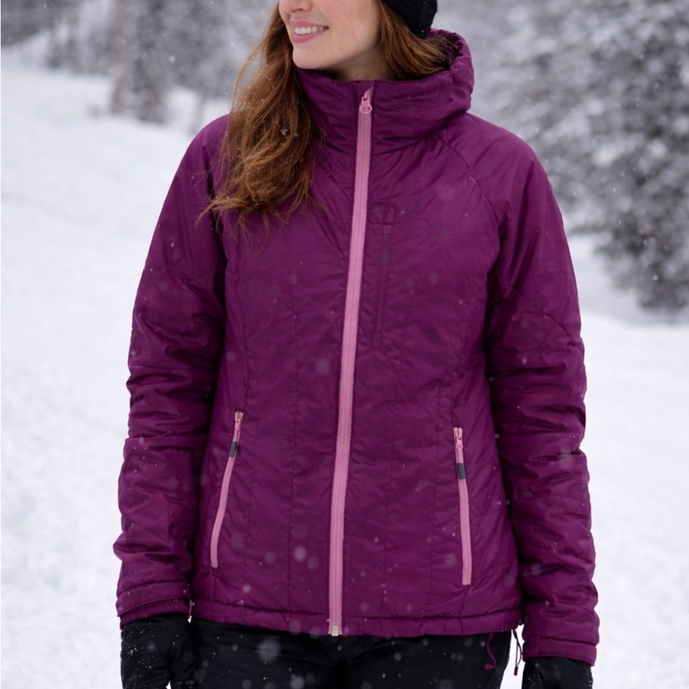EXCELLENT CONDITION WOMEN’S SIZE XS OUTDOOR RESEARCH QUILTED PUFFER JACKET